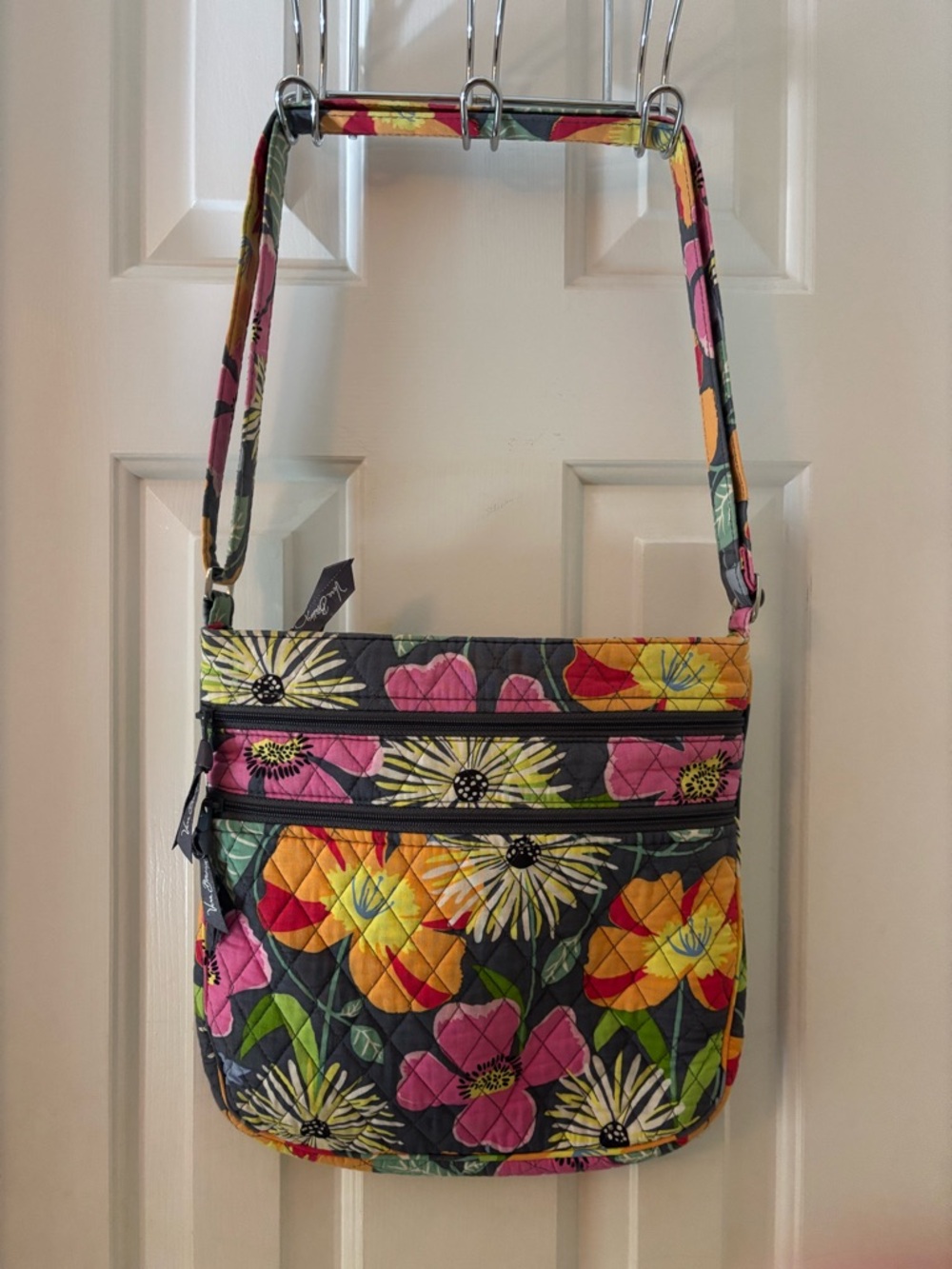 Vera Bradley crossbody bag in Jazzy Blooms pattern